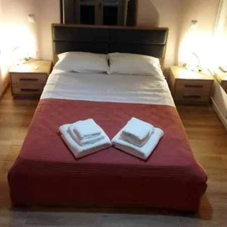 Afroditis's & Makis's 2 * 利昂尼迪翁