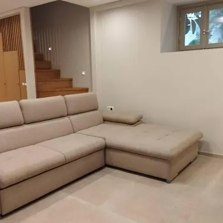 Daire Afroditis's & Makis's 2