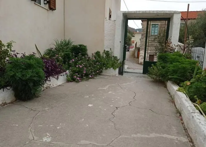 Afroditis's & Makis's 2 Апартаменты *